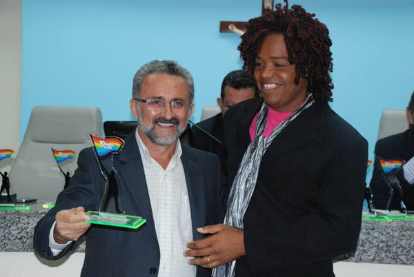 Imagem Luiz Caetano ganha prêmio em Camaçari