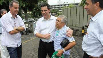 Imagem Presidente da Oi visita local do incêndio