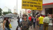 Imagem Manifestante pede aprovação de PEC 300