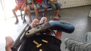 Imagem Dois menores são apreendidos com arma em Itabuna