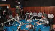Imagem Candidatos trocam acusações em rádio