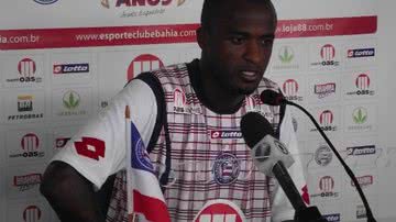 Imagem Reinaldo relembra época em que defendeu o São Paulo contra o Bahia