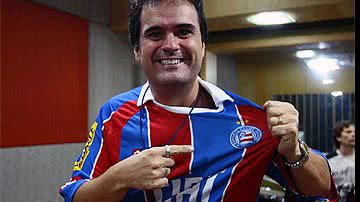 Imagem Cantor grava música para o Bahia
