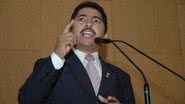Imagem Deputado é barrado em evento no Boi Preto 