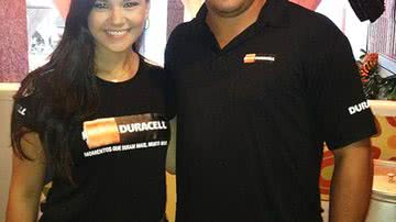 Imagem Ronaldo tira foto com Luiza que voltou do Canadá
