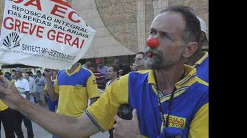Imagem Ministra do TST nega pedido dos Correios e greve continua