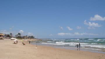 Imagem Adolescente desaparece ao tomar banho na praia de Ipitanga