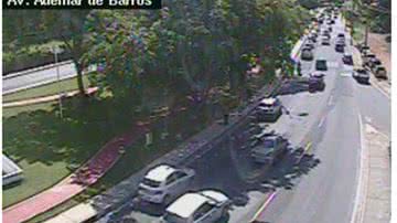 Imagem Colisão entre quatro carros parou a Av. Paralela 