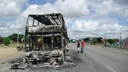 Imagem Ônibus que fazia a linha Juazeiro-Salvador pega fogo na estrada