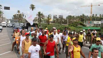 Imagem Servidores municipais voltam a protestar contra a prefeitura