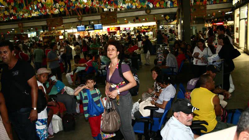 Imagem 210 mil pessoas devem sair de Salvador para o interior