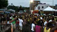 Imagem Thiaguinho e Calcinha Preta se apresentam no 'Arraiá do Chico'