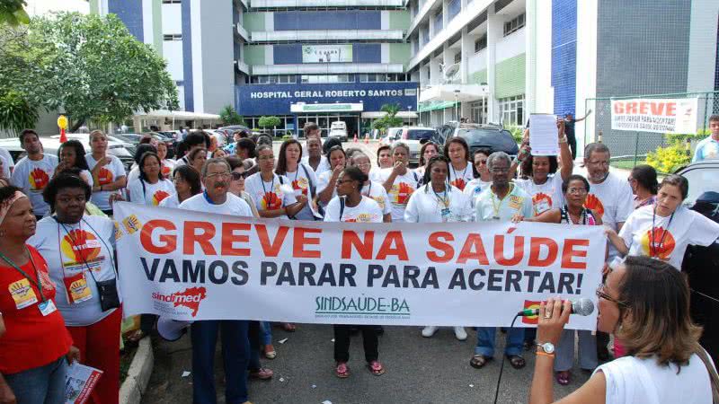 Imagem Servidores param um dia por pagamento da URV