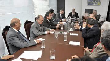 Imagem Sarney recebe relatório sobre reforma política