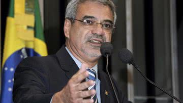 Imagem Governo vai cumprir promessa de reajustar tabela do IR