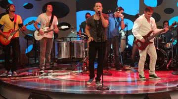 Imagem Jammil canta sucesso no Caldeirão do Huck
