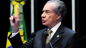 Imagem João Durval faz pronunciamento do Senado
