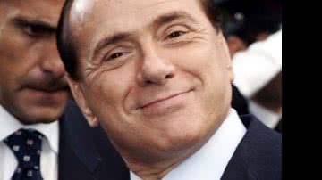 Imagem Berlusconi diz que está 'muito velho' para tanto sexo