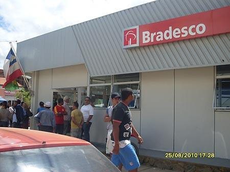 Imagem Quadrilha assalta dois bancos em Condeúba