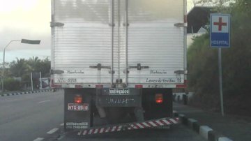 Imagem Motorista cochila e bate em caminhão na Estrada do Coco