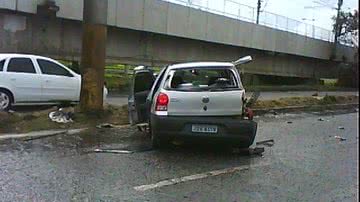 Imagem Duas pessoas ficam feridas em acidente na Bonocô