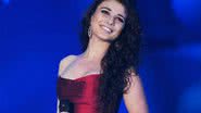 Imagem Paula Fernandes é atingida por barra de ferro durante show