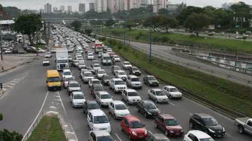 Imagem Trânsito está congestionado na região do Iguatemi
