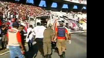 Imagem Torcedor morre ao comemorar gol 