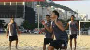 Imagem Vitória realiza atividade na praia de Armação