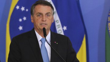 Imagem Após desistência de Doria, Bolsonaro brinca e diz que abre mão de disputa; saiba mais