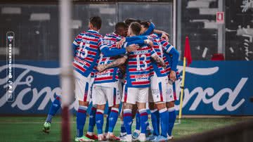 Foguinho e Dinei são relacionados para jogo entre Vitória e Campinense