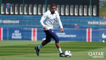 Imagem PSG esconde suspensão oficial de Messi, mas treina sem argentino