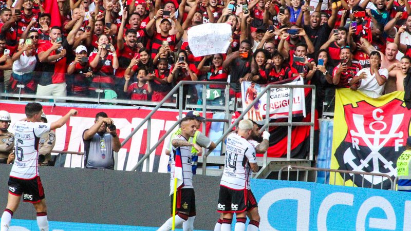 Flamengo: Sampaoli faz cinco substituições no intervalo e assusta