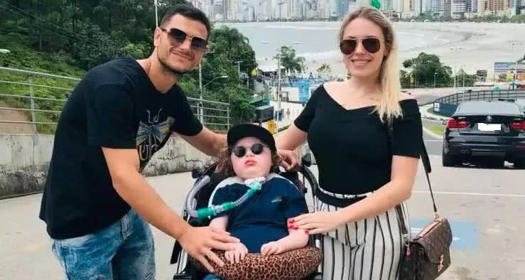 Renato e Aline Openkoski idealizadores da campanha "AME Jonatas" - Reprodução / Redes Sociais