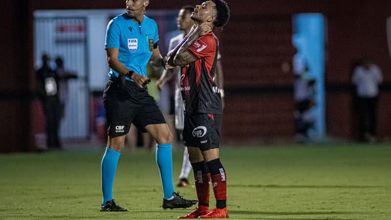 Vitória perde mais uma e está fora da Copa do Brasil