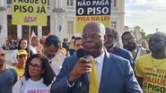 Manifestação dos prefessores contra a Prefeitura de Salvador pelo pagamento do piso salarial