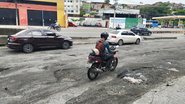 Buracos na Avenida San Martin dificultam trânsito
