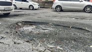 Buracos na Avenida San Martin dificultam trânsito
