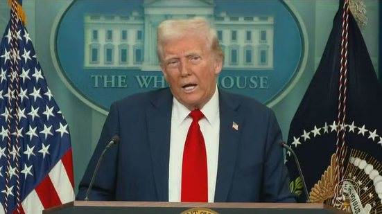 Imagem Trump reverte liminar e consegue manter "tarifaço" sobre importações nos Estados Unidos; saiba detalhes