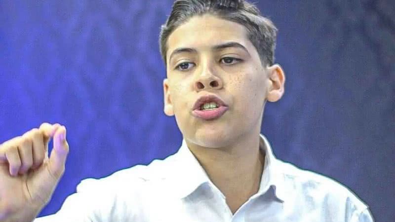 VÍDEO: “Família desestruturada, “irmã feiticeira”: pastor mirim tem vida exposta por Marco Feliciano