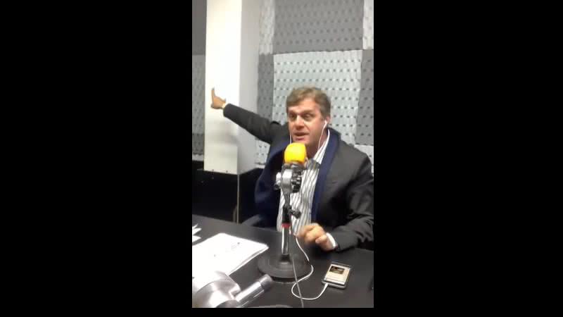 Imagem Vídeo: Radialistas e docentes batem boca ao vivo durante programa de rádio