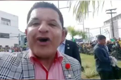 Imagem Deputado baiano acompanha Bolsonaro e desafia: "vem pra rua, Lula"