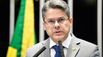 Imagem Após deixar o Cidadania, senador Alessandro Vieira anuncia filiação ao PSDB