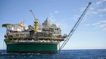 Imagem Morre piloto do helicóptero da Petrobras que fez pouso forçado na Bahia