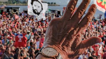 Imagem Após polêmica, Lula revela origem do relógio de luxo Piaget