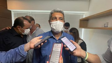 Imagem Jerônimo rebate críticas e ressalta investimentos em Educação