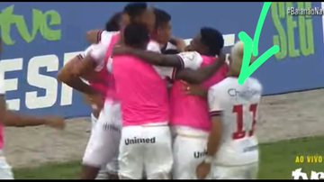 Imagem Comemoração de gol do Bahia tem "mãozinha boba" entre jogadores; assista