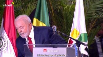 Imagem VÍDEO: Criança interrompe discurso de Lula e fala sobre preço da picanha; assista