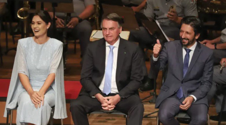Michelle Bolsonaro, Jair Bolsonaro e o prefeito de SP, Ricardo Nunes. - André Bueno/Rede Câmara