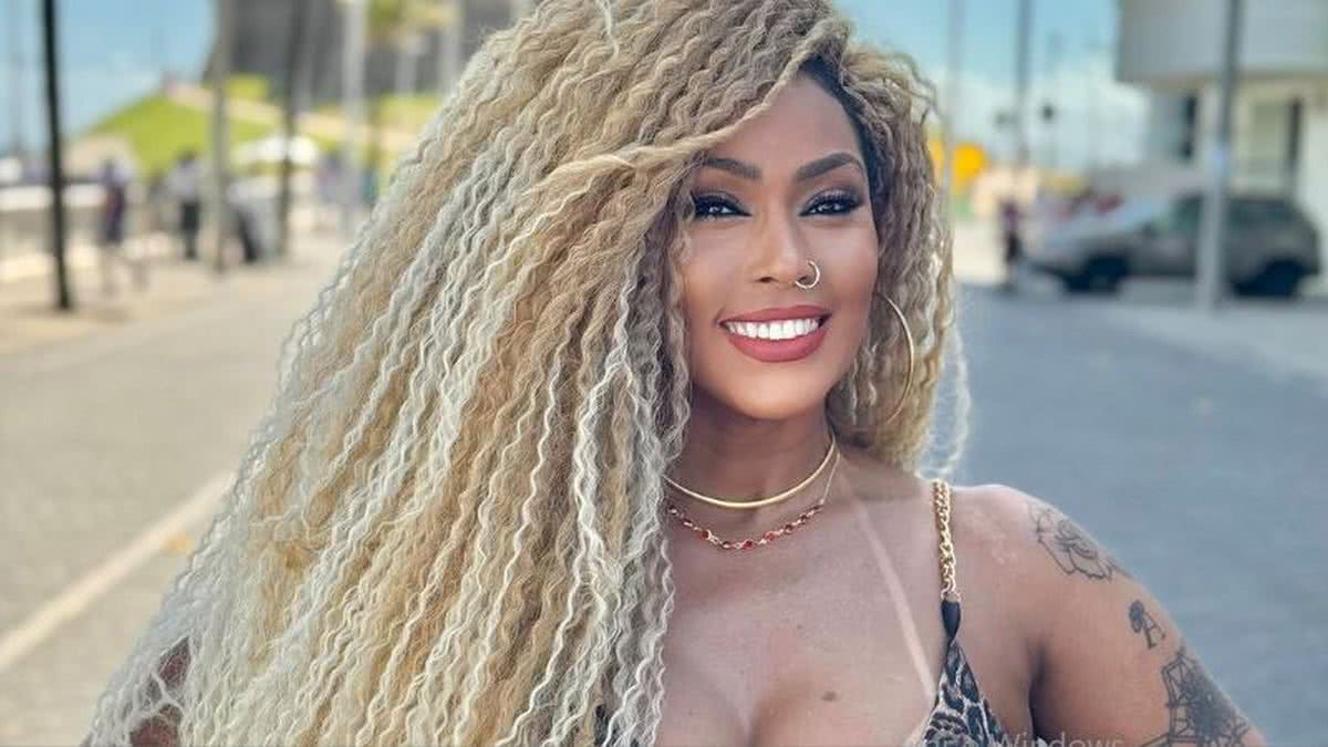 Rosiane Pinheiro deixa web babando ao posar nua; veja clique